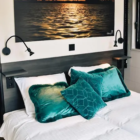 Beautiful Holiday In A Holiday Park Holiday home Nieuw-Loosdrecht